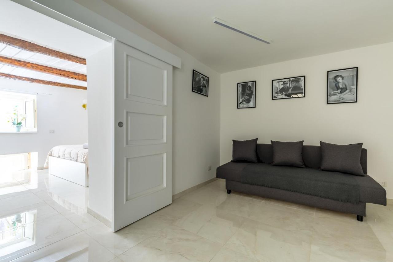 Umberto'S Nest At Toledo Apartment Наполи Екстериор снимка