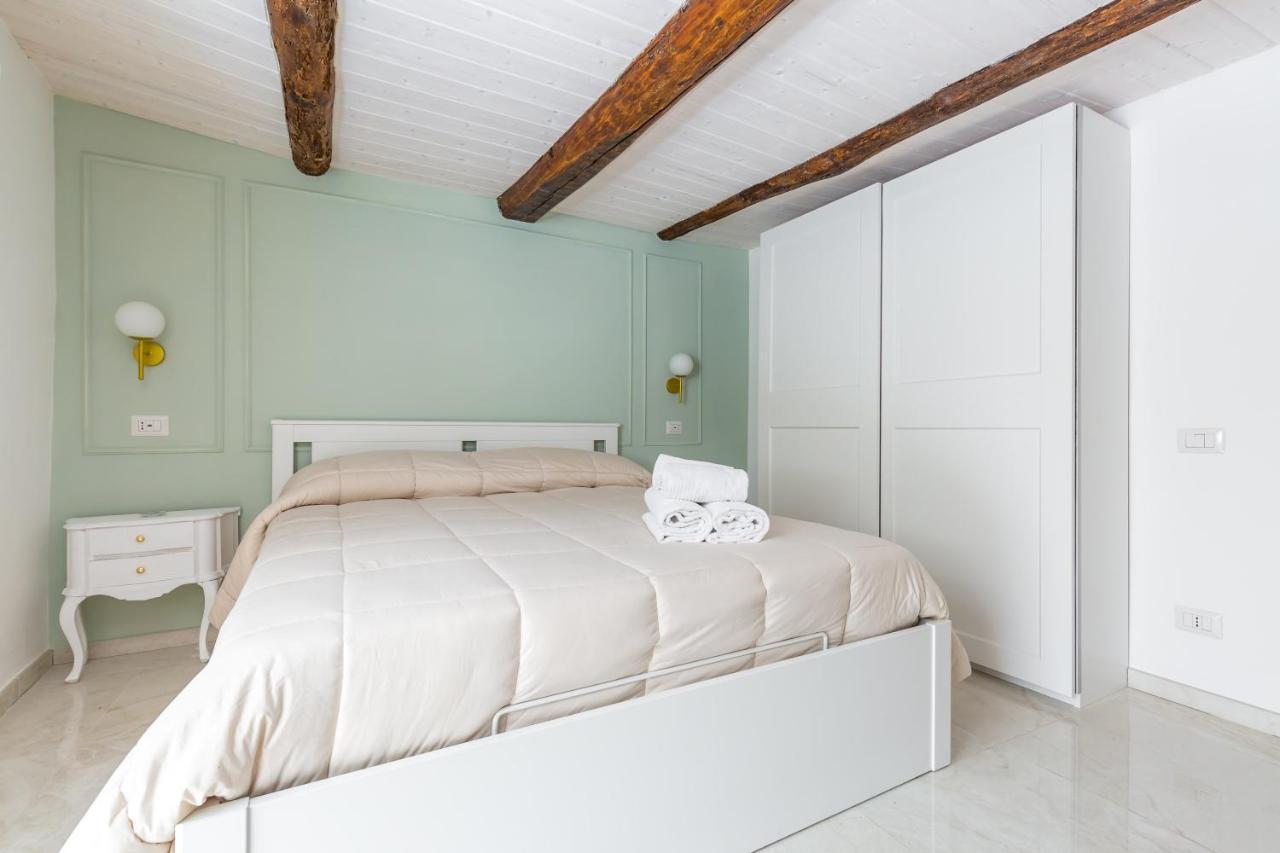 Umberto'S Nest At Toledo Apartment Наполи Екстериор снимка