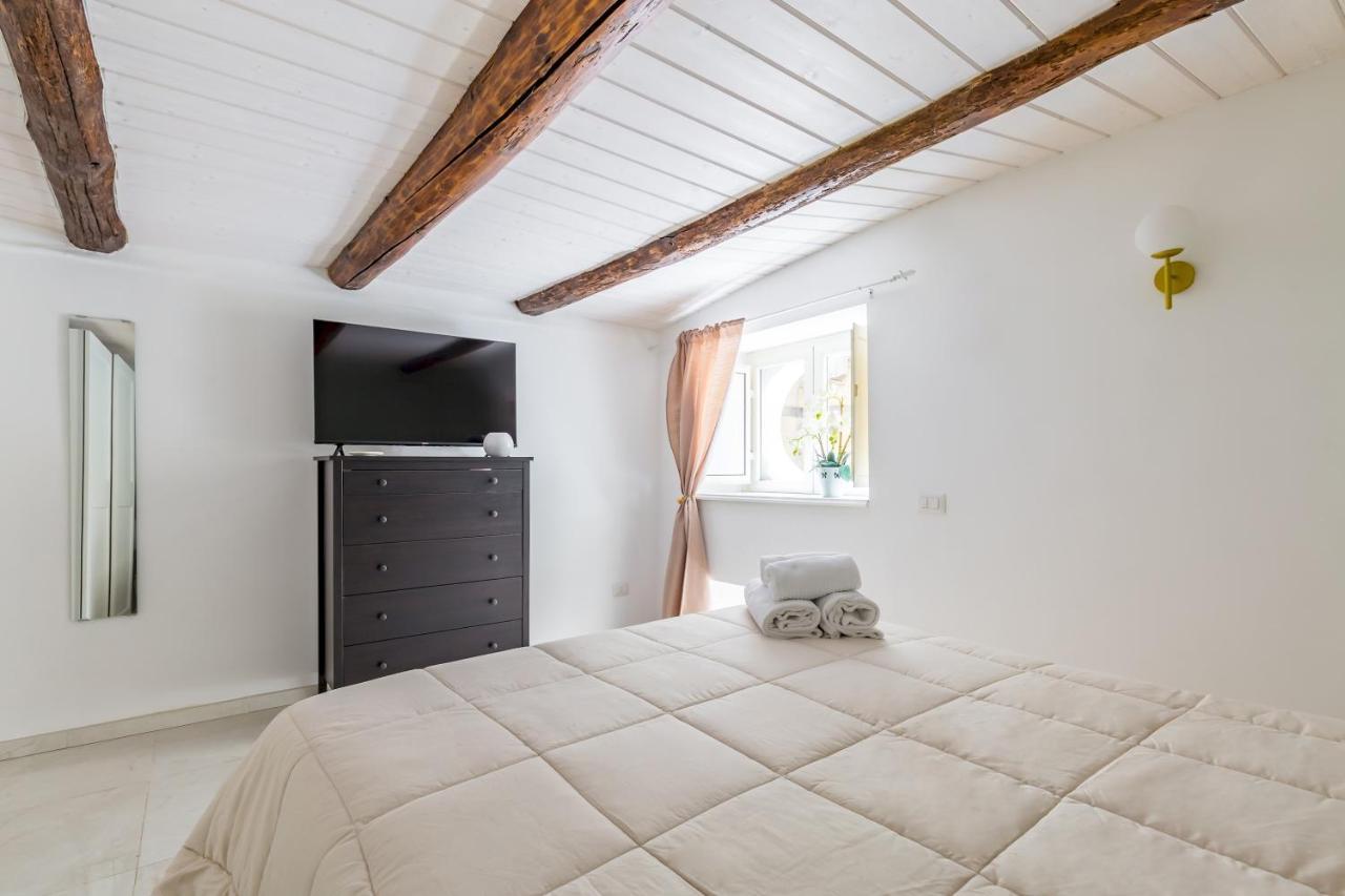 Umberto'S Nest At Toledo Apartment Наполи Екстериор снимка