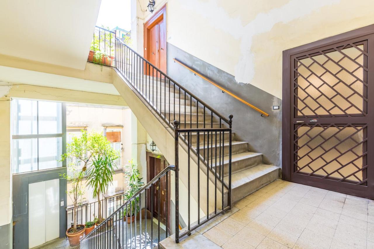 Umberto'S Nest At Toledo Apartment Наполи Екстериор снимка