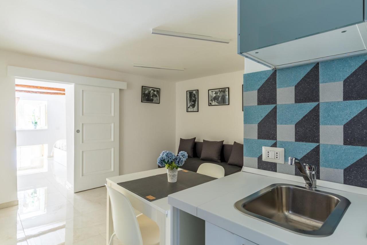 Umberto'S Nest At Toledo Apartment Наполи Екстериор снимка