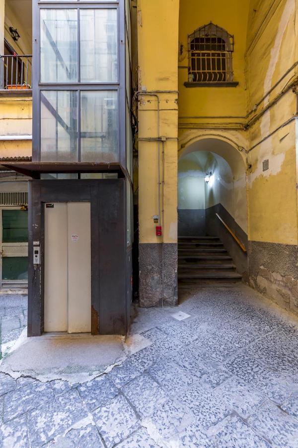 Umberto'S Nest At Toledo Apartment Наполи Екстериор снимка