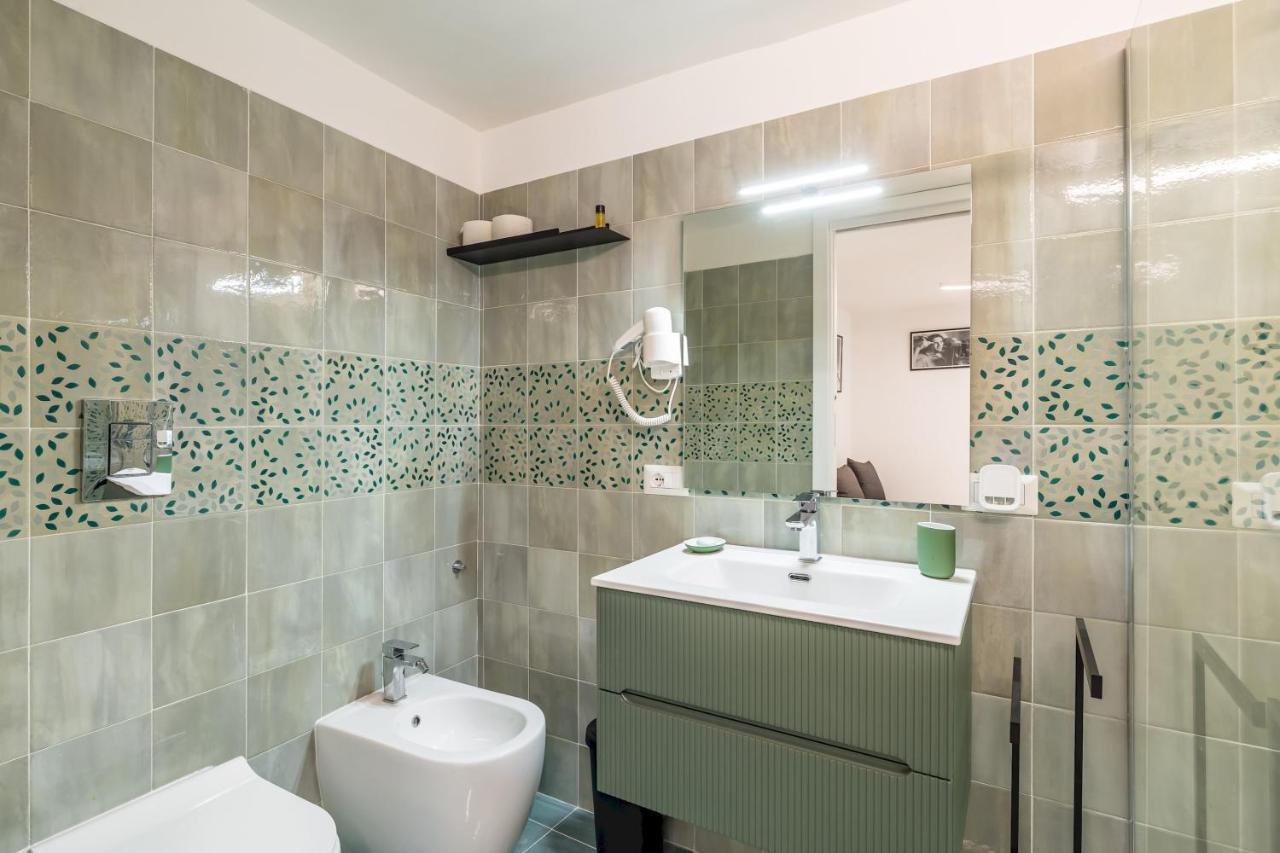 Umberto'S Nest At Toledo Apartment Наполи Екстериор снимка